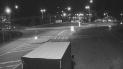 Křižovatka ulic Velká Dlážka a Polní