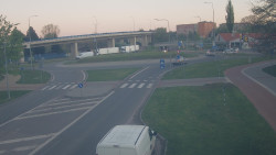 Křižovatka ulic Velká Dlážka a Polní