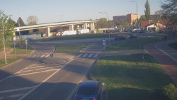 Křižovatka ulic Velká Dlážka a Polní