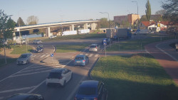 Křižovatka ulic Velká Dlážka a Polní