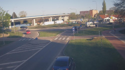 Křižovatka ulic Velká Dlážka a Polní