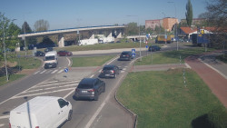 Křižovatka ulic Velká Dlážka a Polní