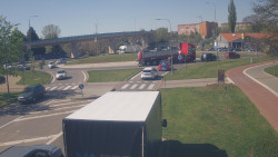 Křižovatka ulic Velká Dlážka a Polní