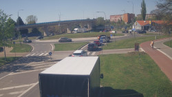 Křižovatka ulic Velká Dlážka a Polní