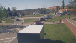 Křižovatka ulic Velká Dlážka a Polní