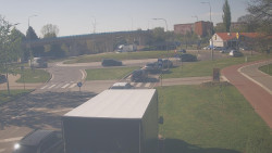 Křižovatka ulic Velká Dlážka a Polní