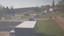 Křižovatka ulic Velká Dlážka a Polní