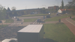 Křižovatka ulic Velká Dlážka a Polní