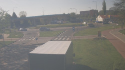 Křižovatka ulic Velká Dlážka a Polní