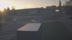 Křižovatka ulic Velká Dlážka a Polní