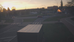 Křižovatka ulic Velká Dlážka a Polní