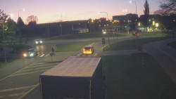 Křižovatka ulic Velká Dlážka a Polní