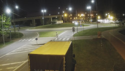 Křižovatka ulic Velká Dlážka a Polní