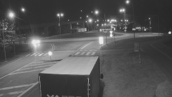 Křižovatka ulic Velká Dlážka a Polní