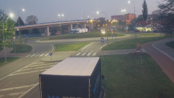 Křižovatka ulic Velká Dlážka a Polní