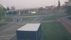 Křižovatka ulic Velká Dlážka a Polní