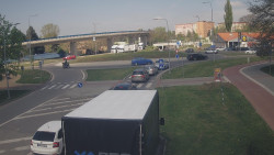 Křižovatka ulic Velká Dlážka a Polní