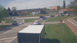 Křižovatka ulic Velká Dlážka a Polní