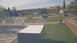 Křižovatka ulic Velká Dlážka a Polní