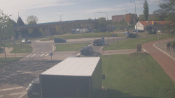 Křižovatka ulic Velká Dlážka a Polní