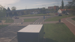 Křižovatka ulic Velká Dlážka a Polní