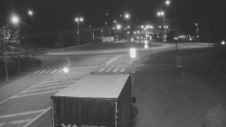 Křižovatka ulic Velká Dlážka a Polní