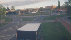 Křižovatka ulic Velká Dlážka a Polní