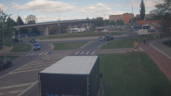 Křižovatka ulic Velká Dlážka a Polní