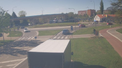 Křižovatka ulic Velká Dlážka a Polní