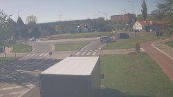 Křižovatka ulic Velká Dlážka a Polní