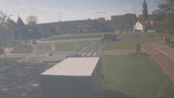 Křižovatka ulic Velká Dlážka a Polní