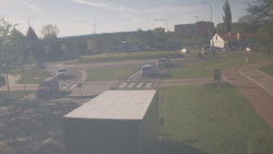 Křižovatka ulic Velká Dlážka a Polní