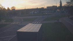 Křižovatka ulic Velká Dlážka a Polní