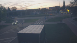 Křižovatka ulic Velká Dlážka a Polní