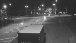 Křižovatka ulic Velká Dlážka a Polní