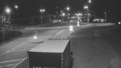 Křižovatka ulic Velká Dlážka a Polní