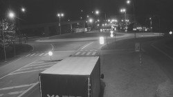 Křižovatka ulic Velká Dlážka a Polní