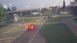 Křižovatka ulic Velká Dlážka a Polní