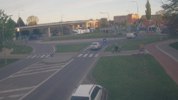 Křižovatka ulic Velká Dlážka a Polní