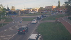 Křižovatka ulic Velká Dlážka a Polní