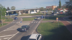 Křižovatka ulic Velká Dlážka a Polní