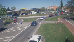 Křižovatka ulic Velká Dlážka a Polní