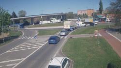 Křižovatka ulic Velká Dlážka a Polní