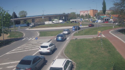 Křižovatka ulic Velká Dlážka a Polní