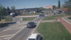 Křižovatka ulic Velká Dlážka a Polní