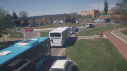 Křižovatka ulic Velká Dlážka a Polní