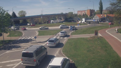 Křižovatka ulic Velká Dlážka a Polní