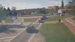 Křižovatka ulic Velká Dlážka a Polní