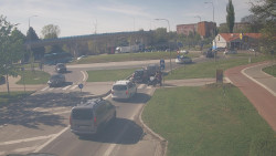 Křižovatka ulic Velká Dlážka a Polní