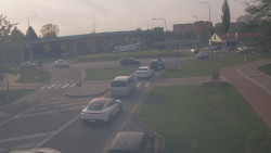 Křižovatka ulic Velká Dlážka a Polní